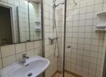 1000134677