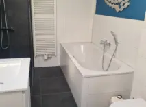 1000134584